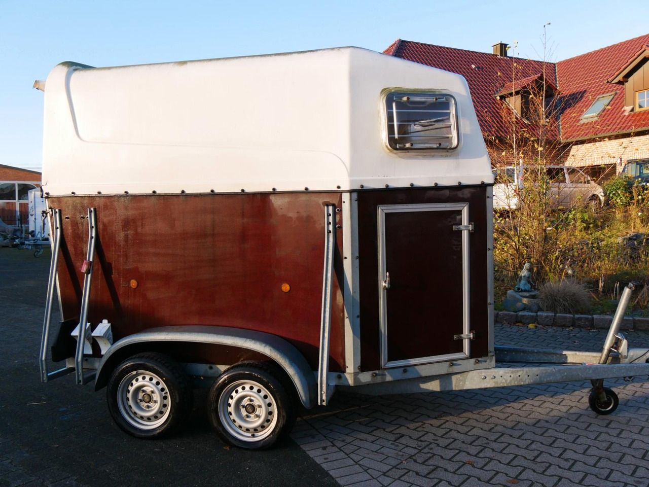 Holz Poly 2 Pferde — used livestock trailer for sale