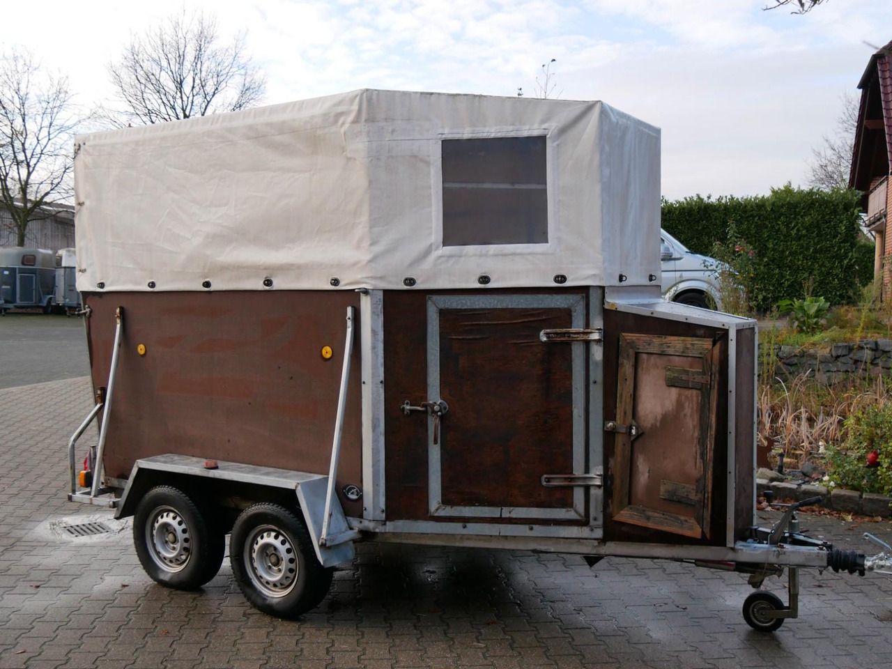 2 Pferde — used livestock trailer for sale