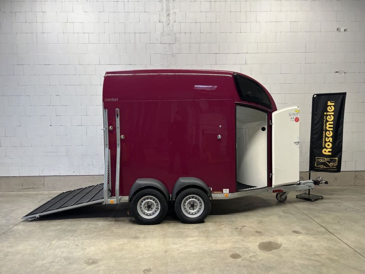 Böckmann Comfort Neu Pferdeanhänger — remorque bétaillère d'occasion à vendre