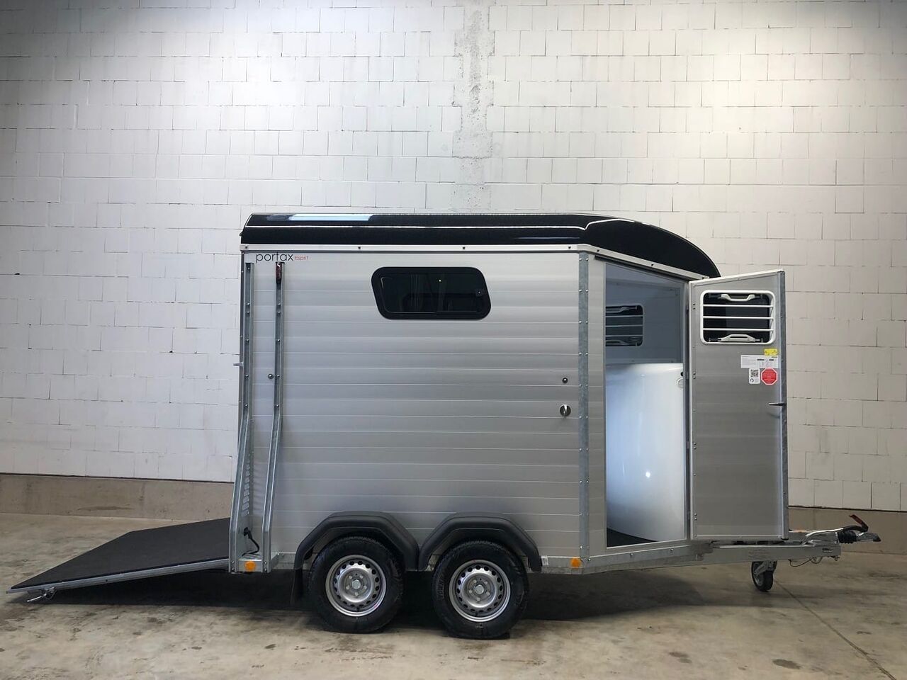 Böckmann Portax Esprit silv+bl SK Pferdeanhänger — remorque bétaillère d'occasion à vendre