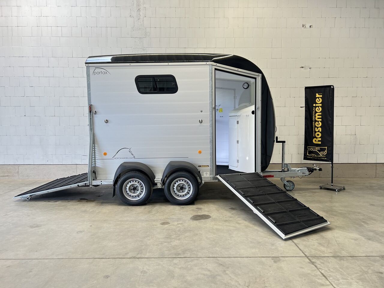 Böckmann Portax K Pferdeanhänger — used livestock trailer for sale