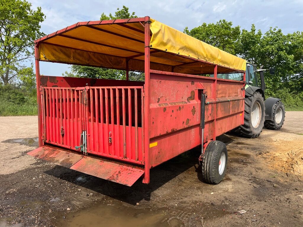 Dyretransport Kreatur transportvogn Med skillerum — used livestock trailer for sale