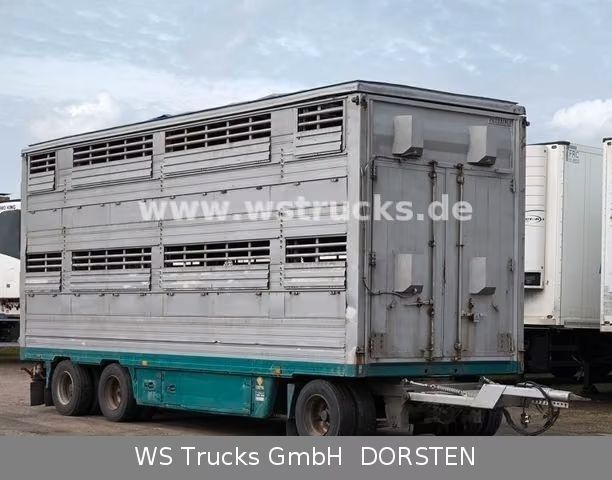 Pezzaioli 2 Stock RBA31F ausfahrbares Dach Viehanhänger — used livestock trailer for sale